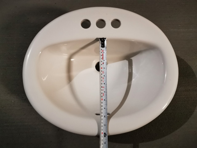 White Vitreous china Drop-in Round Bathroom Sink - $10 in Plumbing, Sinks, Toilets & Showers in Ottawa - Image 2