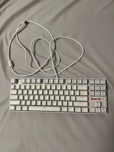 Redragon K552 Mechanical Gaming Keyboard, blue switches with white pudding top keycaps OBO Nothing w...