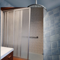 GREAT CONDITION SHOWER DOORS-3 PANELS-IMAGES OF PIECES INCLUDED
