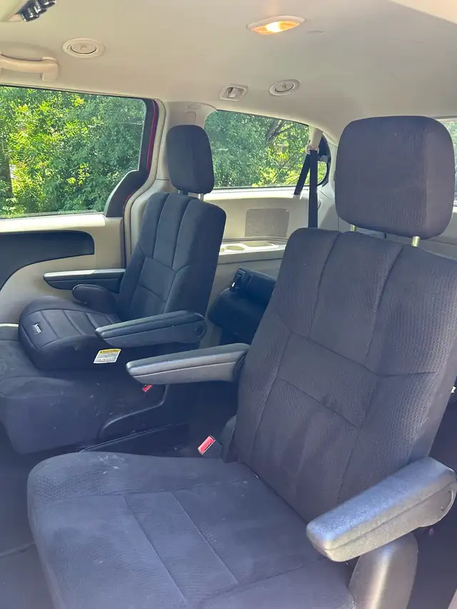 RUSTPROOFED Caravan CREW w/Backup Camera Sliding Doors.510370404212428803