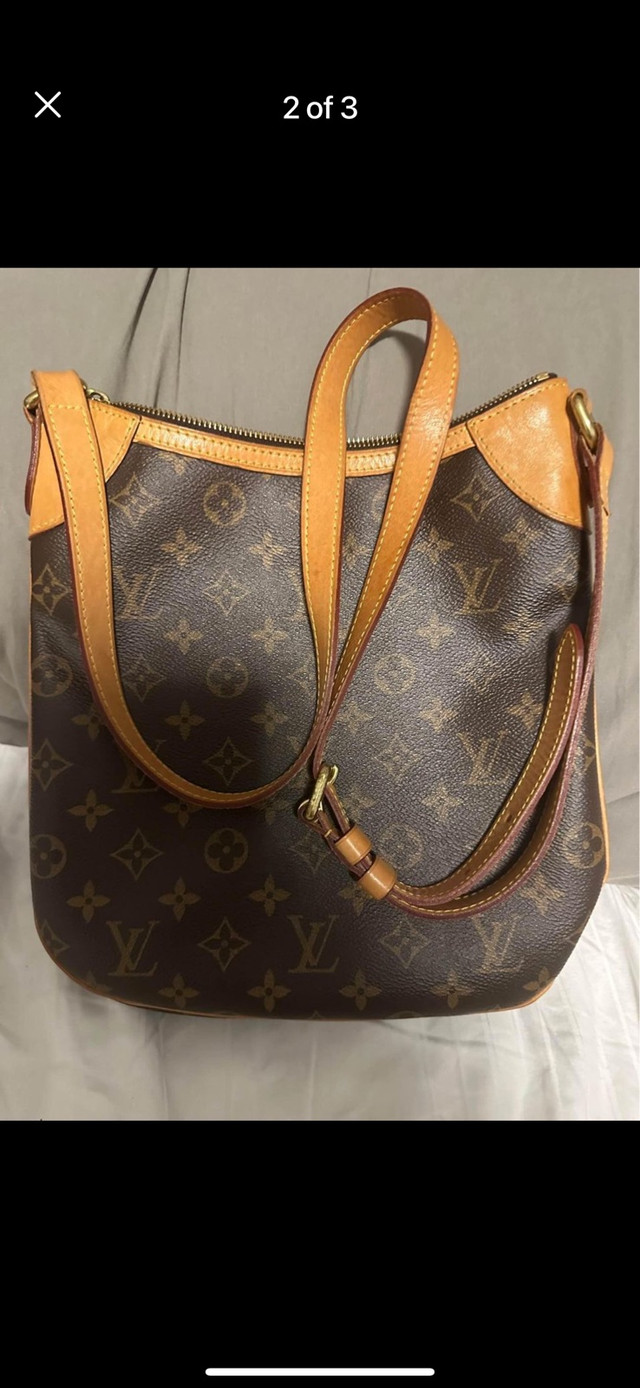 Louis Vuitton Crosby - RARE MODEL dans Autre  à Ville de Montréal - Image 2