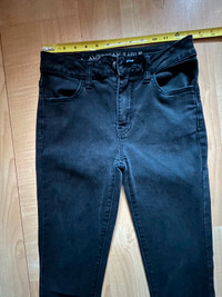 American Eagle Hi-Rise ankle jegging black  jeans $10 size 0