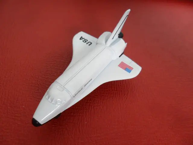 Vintage Metal USA Space Shuttle Pull Back Toy. $10 New condition63373373710467121