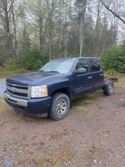 2009 chevy silverado for sale good for parts 4.8L frame is rough. Ran, drove, shifted good 4x4 worke...