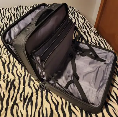 Swiveling-Rolling Laptop Computer Case, Samsonite Spinner, View more