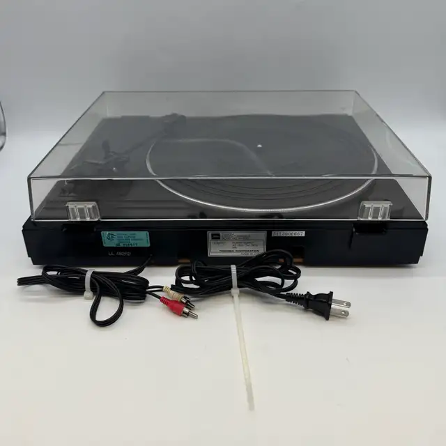 Vintage Toshiba SR‑D33 Quartz Lock Direct Drive Turntable in Stereo Systems & Home Theatre in City of Toronto - Image 9