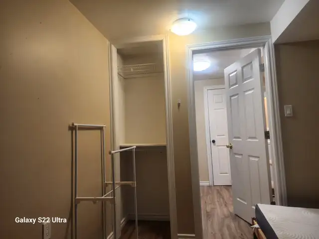 Room on rent in Room Rentals & Roommates in Peterborough - Image 4