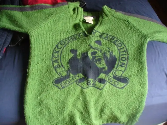 Vêtements enfant 7-9 ans manteau chandail collant hiver in Kids & Youth in City of Montréal - Image 3