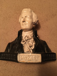 Mozart statue/estate sale in Italy 2001/9x9x4.5 inches/8-10 lbs