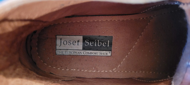 Josef Seibel Brown Distressed Leather Flowered Ankle Boot Sz 6 in Women's - Shoes in Winnipeg - Image 2