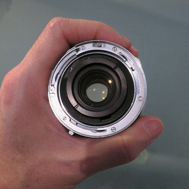 Carl Zeiss Blitz Distagon Contarex 35mm F4.0 Lens, Like New in Cameras & Camcorders in Markham / York Region - Image 3