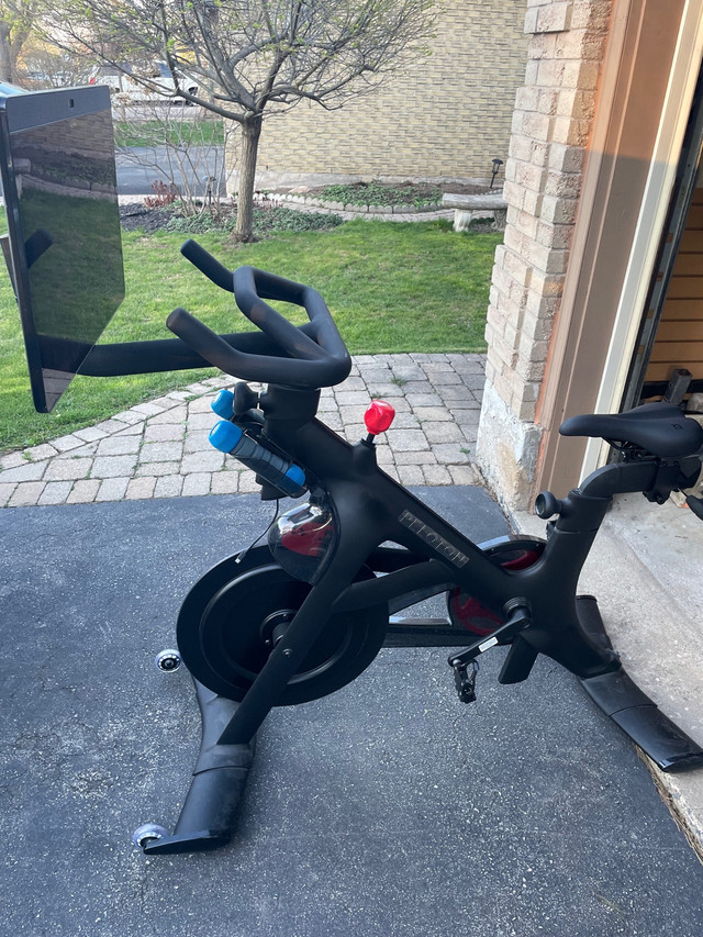 Peloton  in Exercise Equipment in Oakville / Halton Region