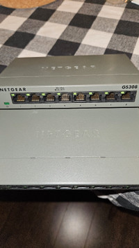 Like new used Netgear 8 port gigabit ethernet switch 