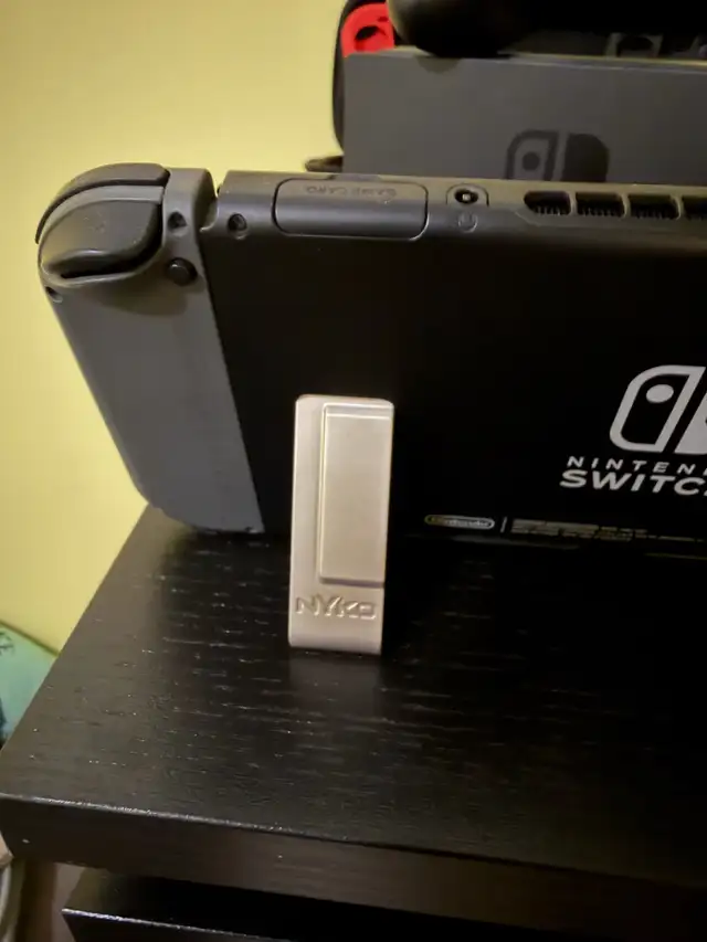 Nintendo Switch Bundle + Extras (Price Reduced) in Nintendo Switch in Kamloops - Image 3