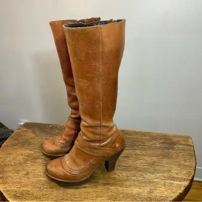 90s heeled leather boots (femme)