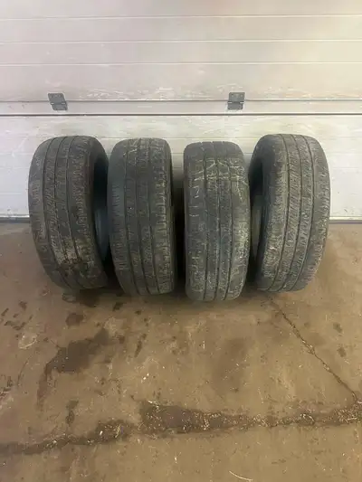 4 205/55R16 Kumho Solus tires have a tread depth of 5-6/32 tires are 11/32 new no cracks not cheap m...