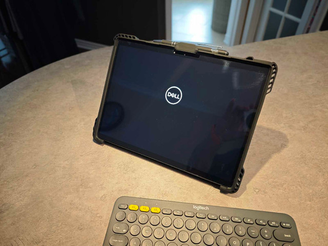 Tablette Windows Dell  dans Portables  à Longueuil/Rive Sud
