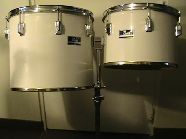 VINTAGE PEARL Export"Concert Toms" With H-Duty DBLE-Braced Stand in Drums & Percussion in Windsor Region - Image 2