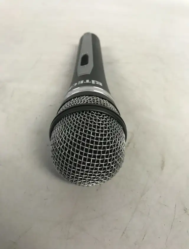 TOSING 008 KARAOKE WIRELESS MICROPHONE in Pro Audio & Recording Equipment in Barrie - Image 9