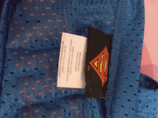 Womens Superman Jersey XL in Women's - Tops & Outerwear in St. Catharines - Image 3