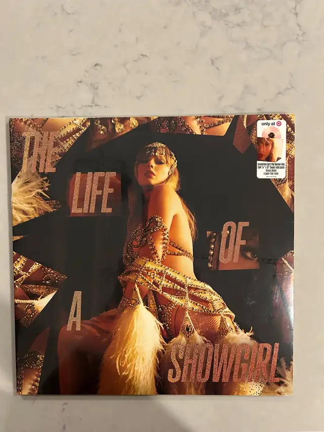 Taylor Swift-Life of a Showgirl(Collector’s Edition)With Bonus in CDs, DVDs & Blu-ray in Markham / York Region - Image 2