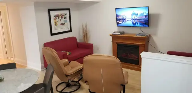 Fully Furnished Private Room for Rent | Female Only | $1,100 in Room Rentals & Roommates in City of Toronto - Image 5