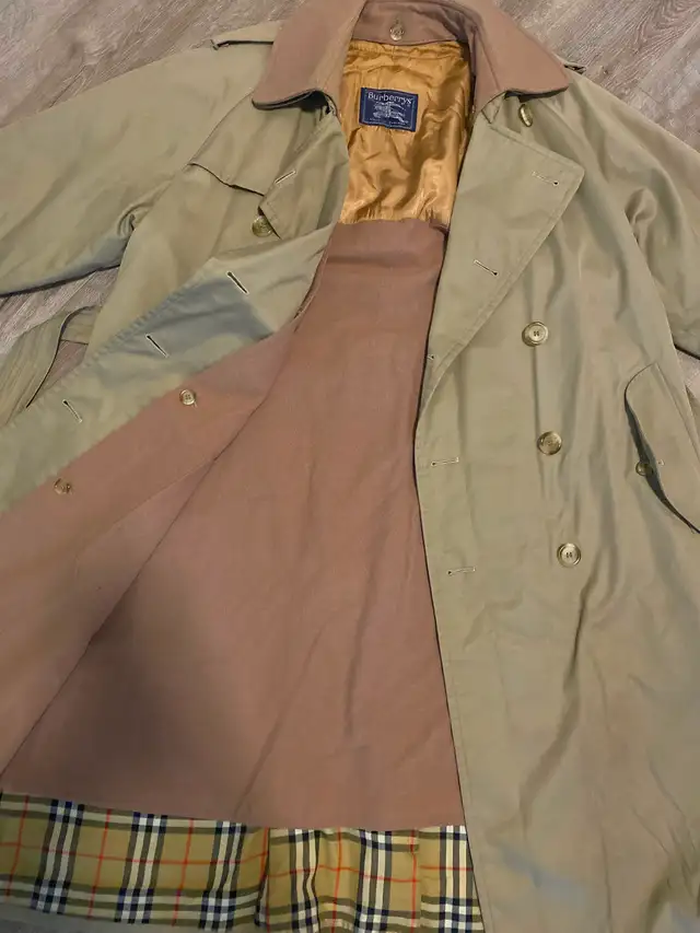 Vintage. Selling Burberry Coat purchased in 1990s in England. in Men's in City of Toronto - Image 2
