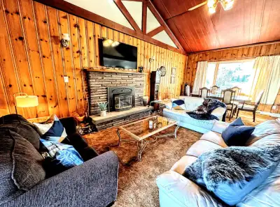 The Hudson Lakeside Cottage - Your Next Weekend Getaway, View more