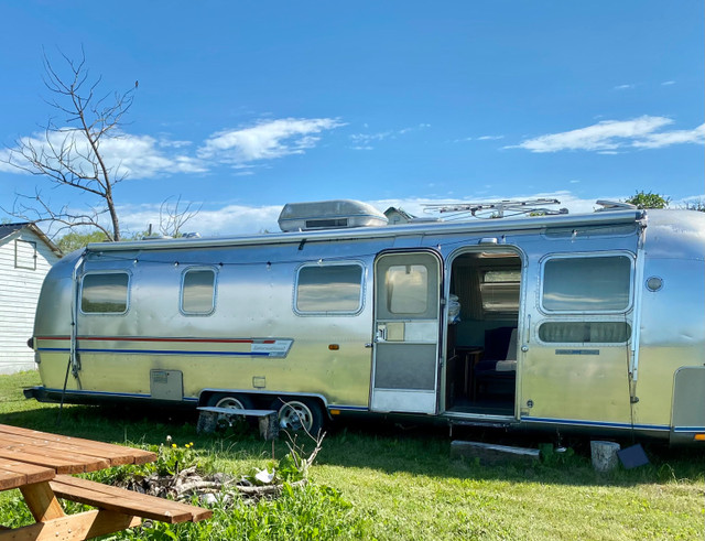 1978 airstream sovereign land yacht