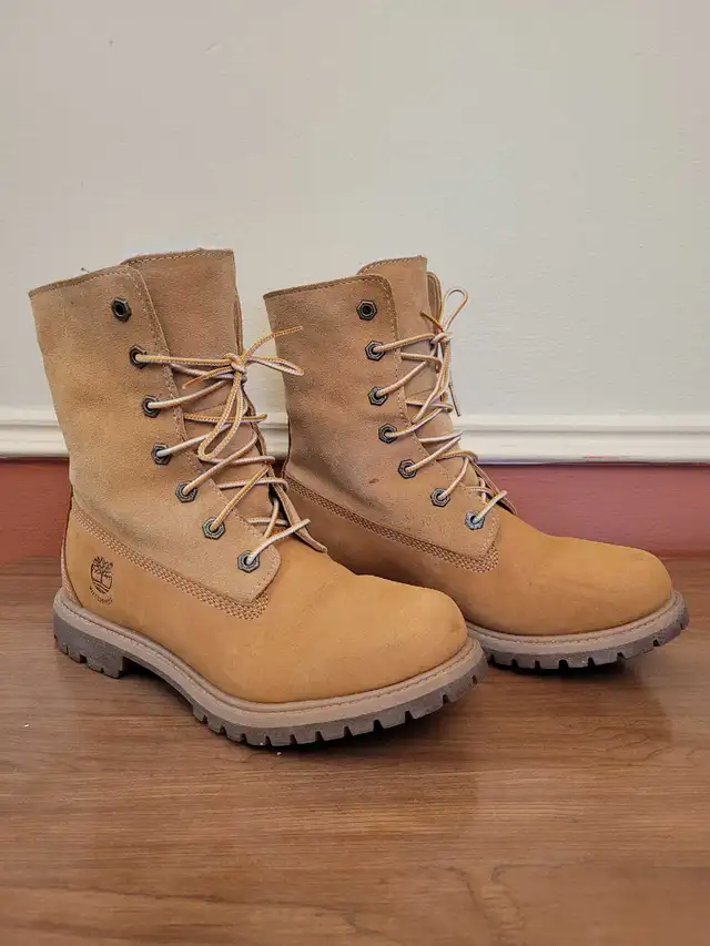 Timberland Women's Boot size US  7.5 in Women's - Shoes in City of Toronto - Image 9