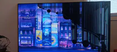 Cracked Hisense 55 inch 4K Roku TV UHD HDR LED 55R63N, View more