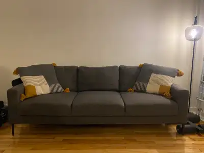 Canapé à vendre / Couch for sale, View more