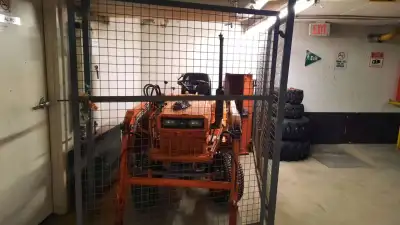 Reliable and versatile Kubota B6200D compact tractor for sale. This is a solid, well-built diesel ma...