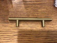 Gold coloured drawer handles set of 10 3 3/4 hole to hole. 