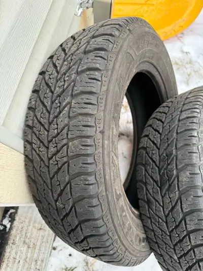 Used tires with size 195/65/R15 Thes are 4 goodyear winter tires,used one year