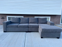 Reversible Leon's Sectional (Free Delivery)