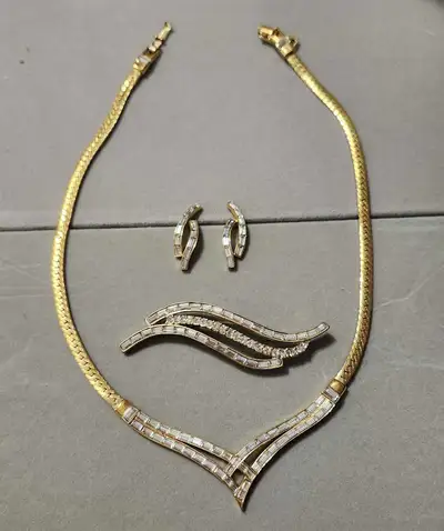 unique jewelry set , View more