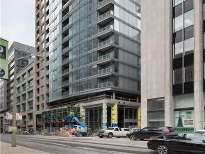 Exceptional life style downtown Ottawa, Beautiful one bedroom, Balcony,680 sq ft, corner unit with a...