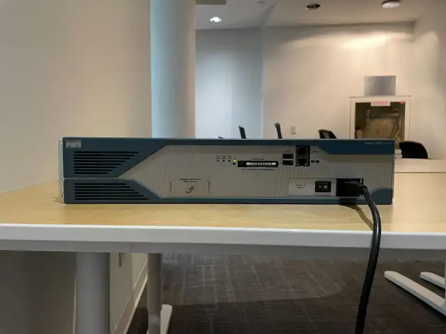 Cisco Systems 2821 Gigabit Router -Cisco 2821 IOS 15 CME 256mb F64700583968899120