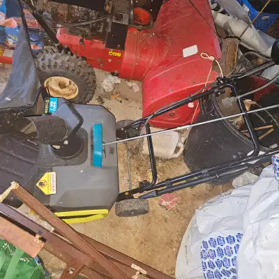 Yardwork electric snowblower selling because need bigger one