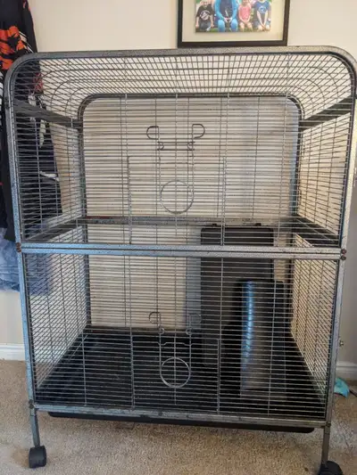 LG deluxe habitat cage, View more