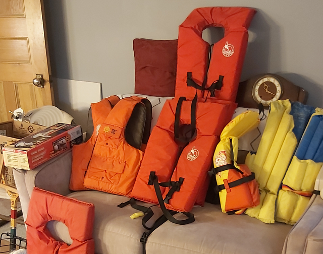 Window66"X22" Electric Guitar, 2Amps, Cabinet LifeJackets-$10eac in Performance & DJ Equipment in Peterborough - Image 8