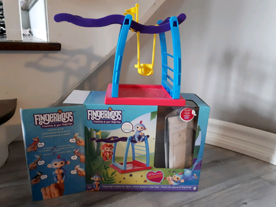 Fingerlings Monkey Bar Set, looks brand new w/box & instructions, age 5+, used once (if that!), come...