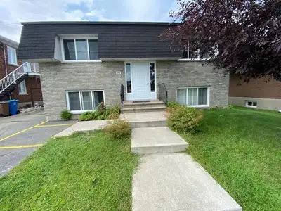 2 ½, Salaberry-de-Valleyfield , entièrement rénové, poêle et réfrigérateur inclus, (non-chauffé ni é...