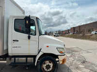 2007 HINO conventional type truck  / Scarborough