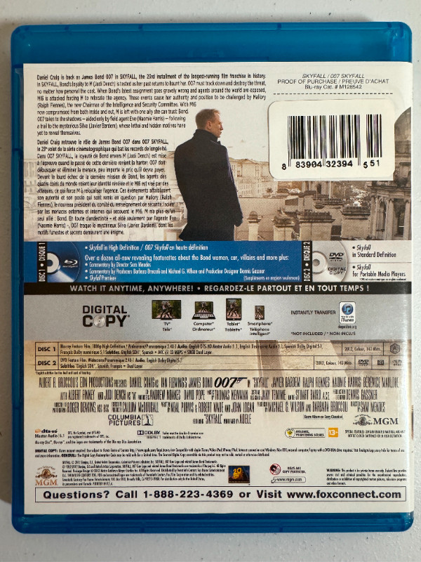 2 James Bond movies Blu-rays dans CD, DVD et Blu-ray  à Ville de Montréal - Image 4