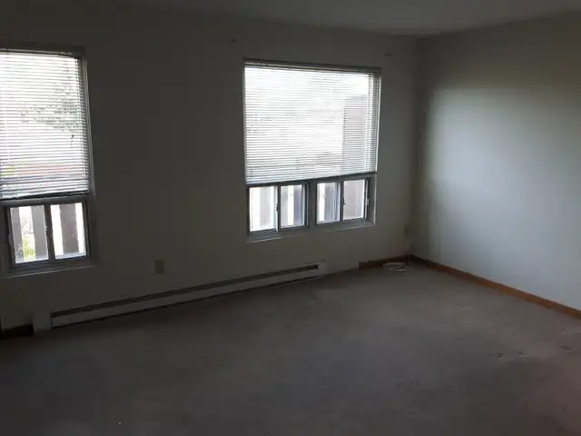 Two Bedroom Apartment for Rent in Long Term Rentals in City of Toronto - Image 11