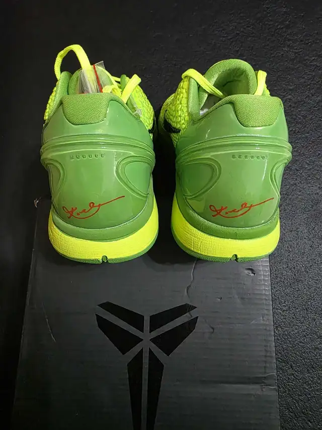 Kobe 6 Protro Grinch size 8 in Men's Shoes in Mississauga / Peel Region - Image 6
