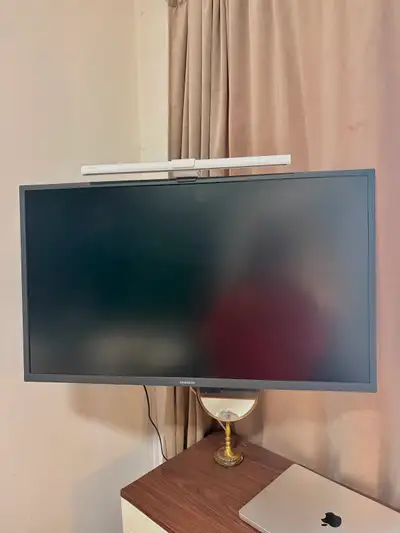 Samsung 32" 4K UHD Monitor – Optional Wall Mount & Light Bar, View more