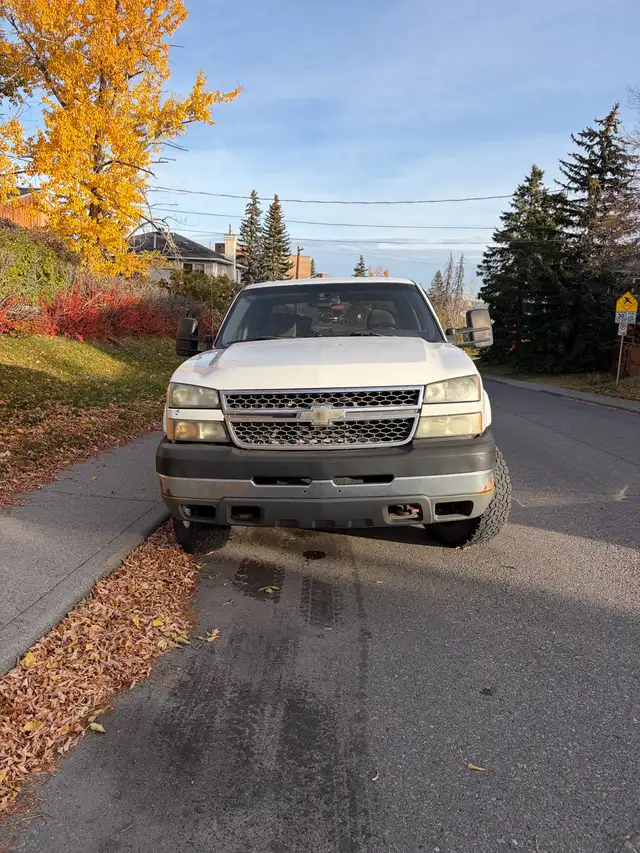 2005 Chevy Silverado 2500HD Gas – $7,500 OBO